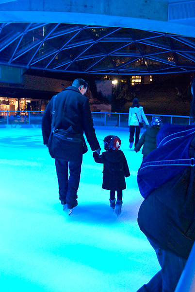 Father and kid skate Father and kid skate